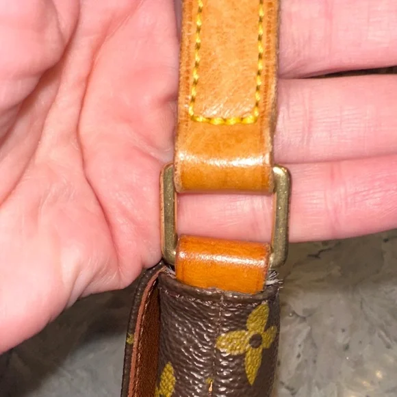 Louis Vuitton PM Salsa Shoulder Handbag, Amazing condition - Picture 8 of 9